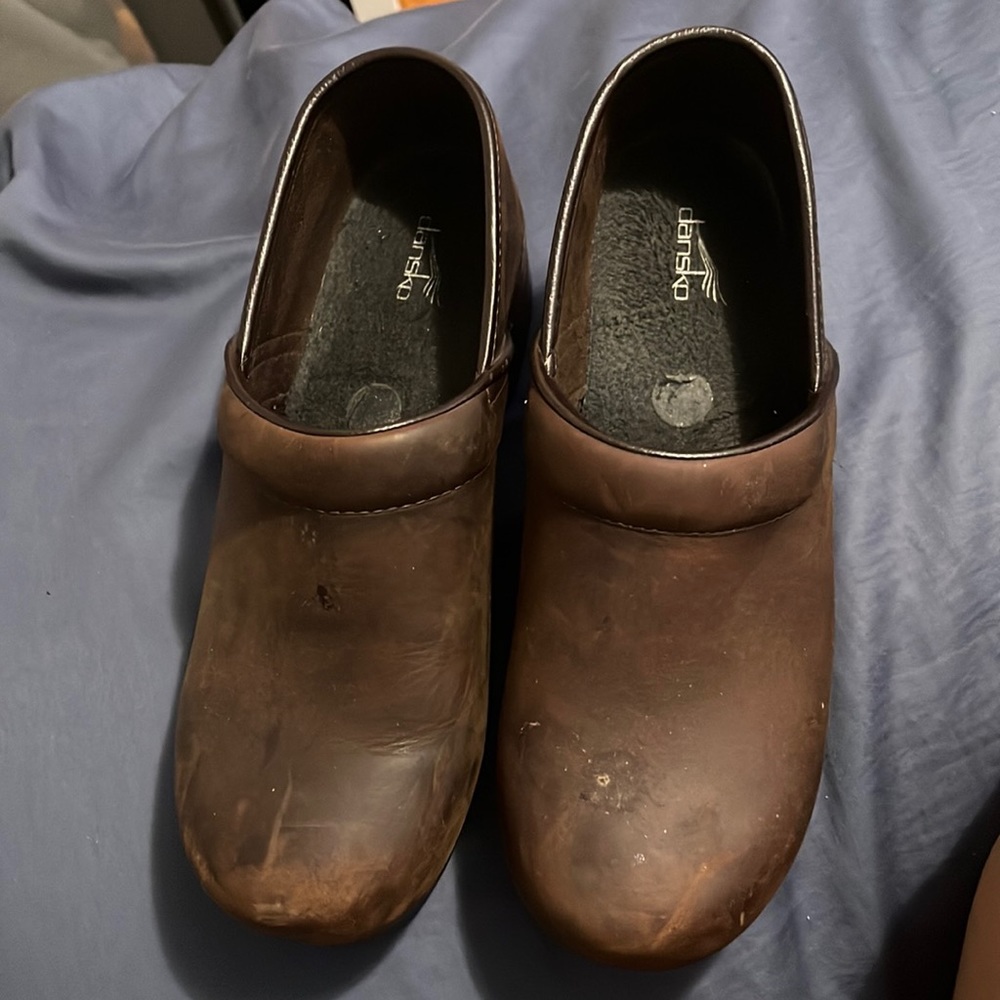 Brown Dansko Size 42 Miles